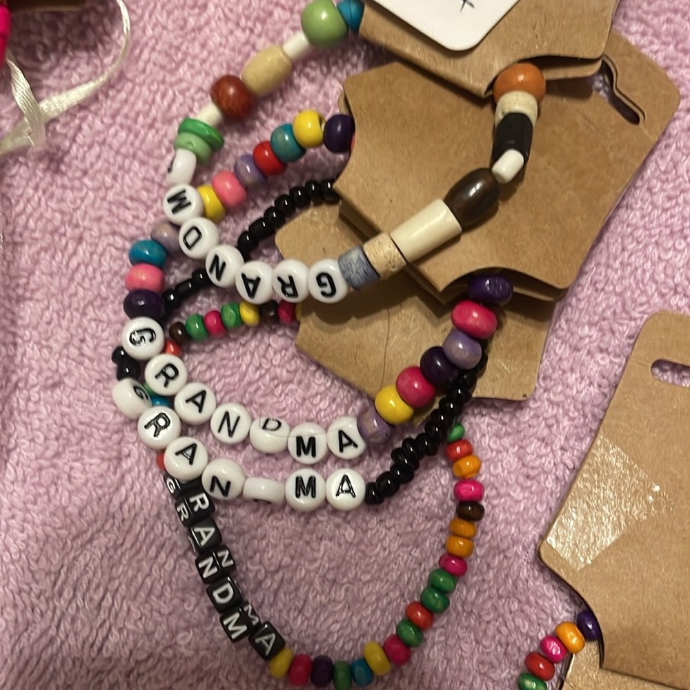 Bead bracelets - Picture 6 of 7
